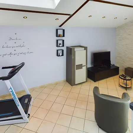 Holiday home Harmony - House With Private Garden Romilly-sur-Seine