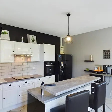 Harmony - House With Private Garden Casa de Férias Romilly-sur-Seine