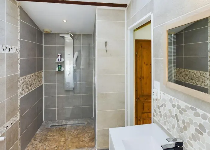 Harmony - House With Private Garden Casa de Férias Romilly-sur-Seine